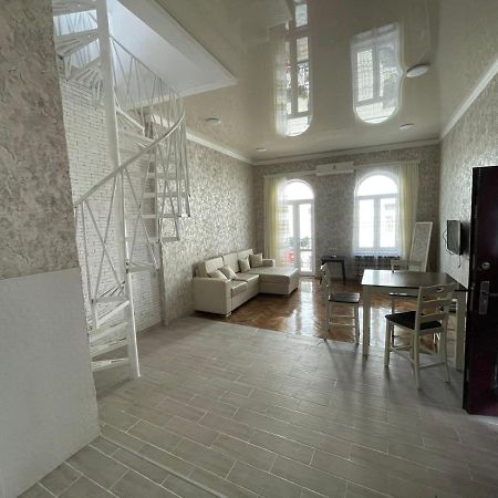 Апартаменты Руставели 13 Батуми Экстерьер фото